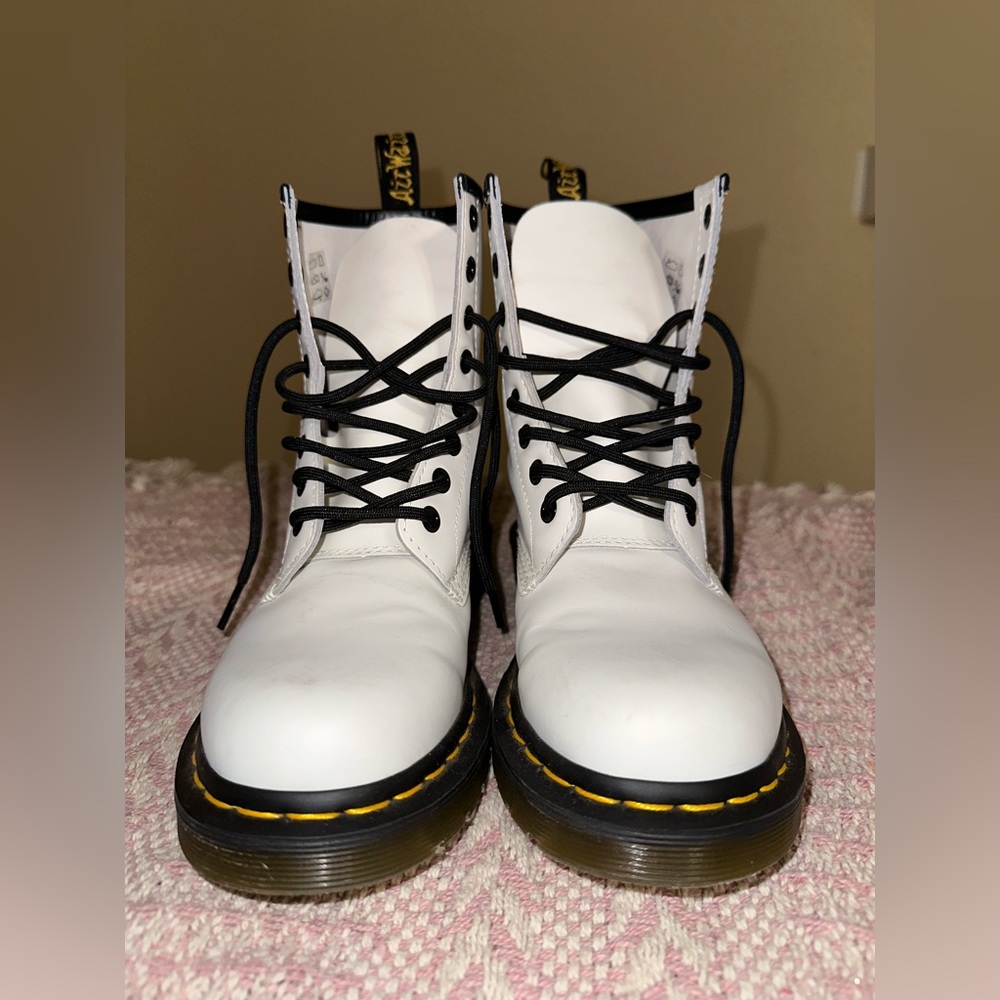 Dr. Martens *authentic*